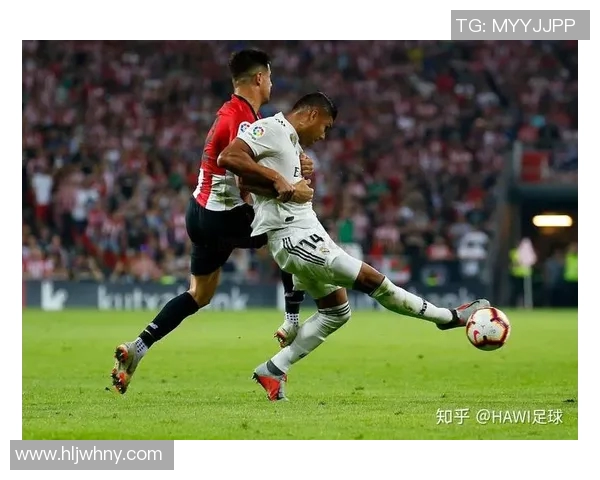 高位压迫战术在足球比赛中的应用与控场策略解析 高位压迫战术在足球比赛中的应用与控场策略解析