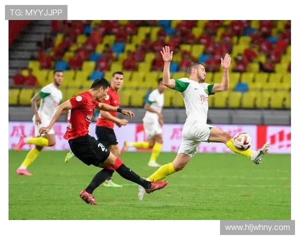 成都与北京足球队耐力对决赛后分析与启示